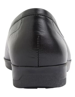 Best Sale 🥰 Wide Steps Verse Black Glove Flat 👟 Shoes 🛒 -Flats Sales Store unnamed file 1549