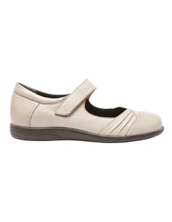 Budget 😉 Wide Steps Larissa Flat 👟 Shoes In Taupe Glove ⌛