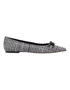 New 🎁 Nine West Brinks Black/White Flats 🔔