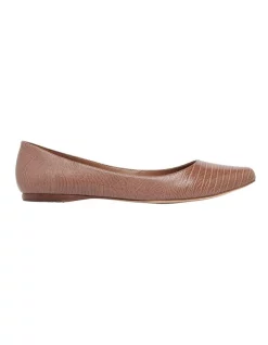 Buy π₯ Nine West Speakup Flats In Caramel β€οΈ